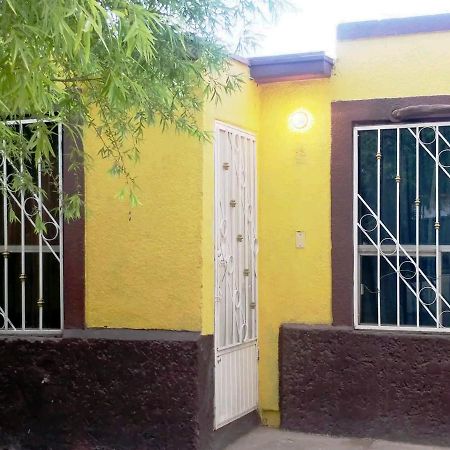 Casa Vicky Alojamiento Para Vacaciones Y Tramites Consulares Juárez Exteriör bild