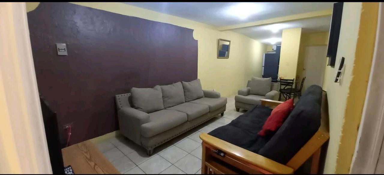Casa Vicky Alojamiento Para Vacaciones Y Tramites Consulares Juárez Exteriör bild
