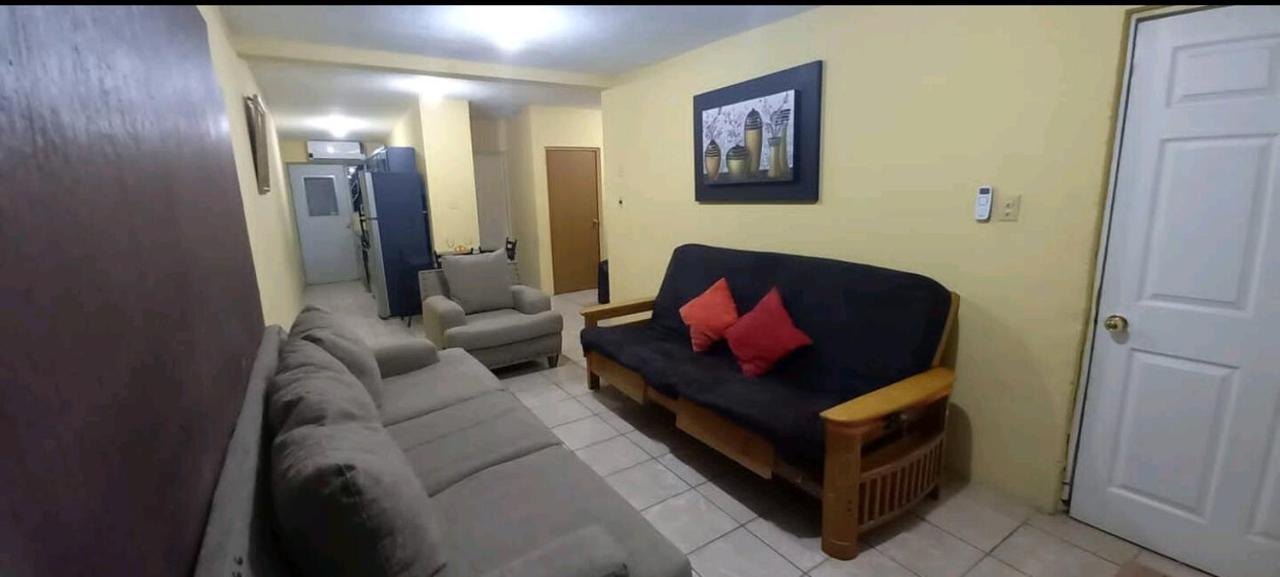 Casa Vicky Alojamiento Para Vacaciones Y Tramites Consulares Juárez Exteriör bild