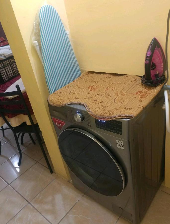 Casa Vicky Alojamiento Para Vacaciones Y Tramites Consulares Juárez Exteriör bild